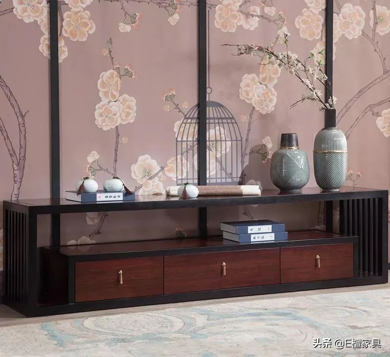 新中式电视柜两边放什么最好,新中式电视柜款式效果图