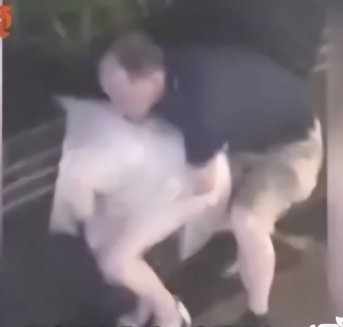 广东孕妇被老汉猥亵，反抗算互殴？