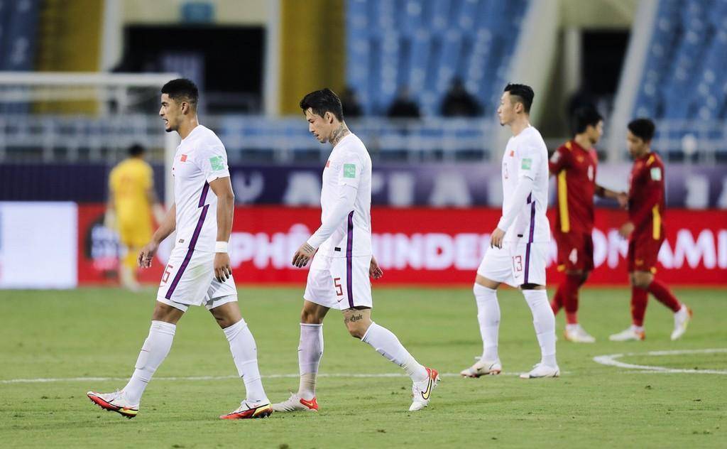 大年初一国足,东亚杯国足开门黑1:2负日本三队