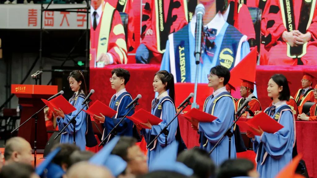 毕业典礼开成演唱会直播,大学毕业典礼演唱会完整版