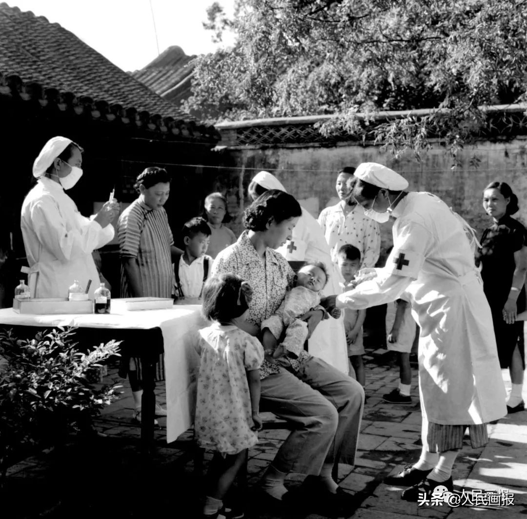 危急时刻他们筑牢生命屏障,守护群众安全他们冲在抗洪一线