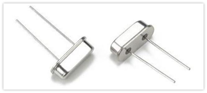 晶振的内部构造作用和原理,晶振电路的工作原理