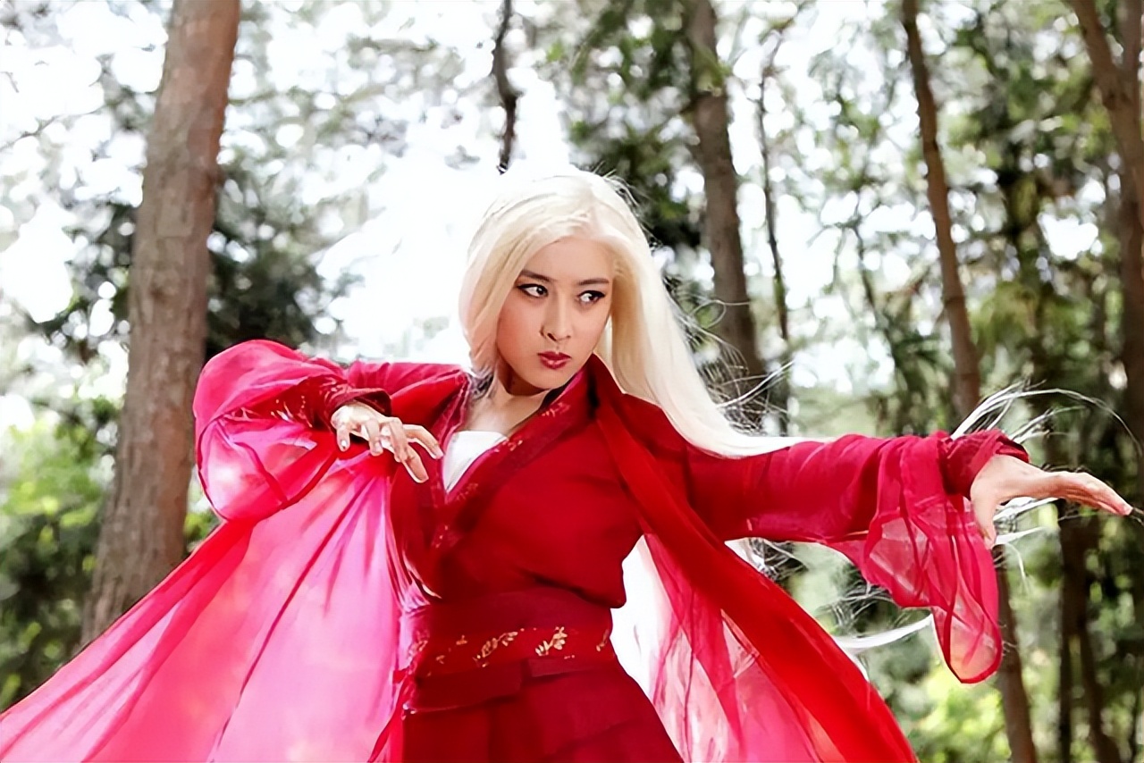 练霓裳一夜白发几个版本,练霓裳扮演玉罗刹