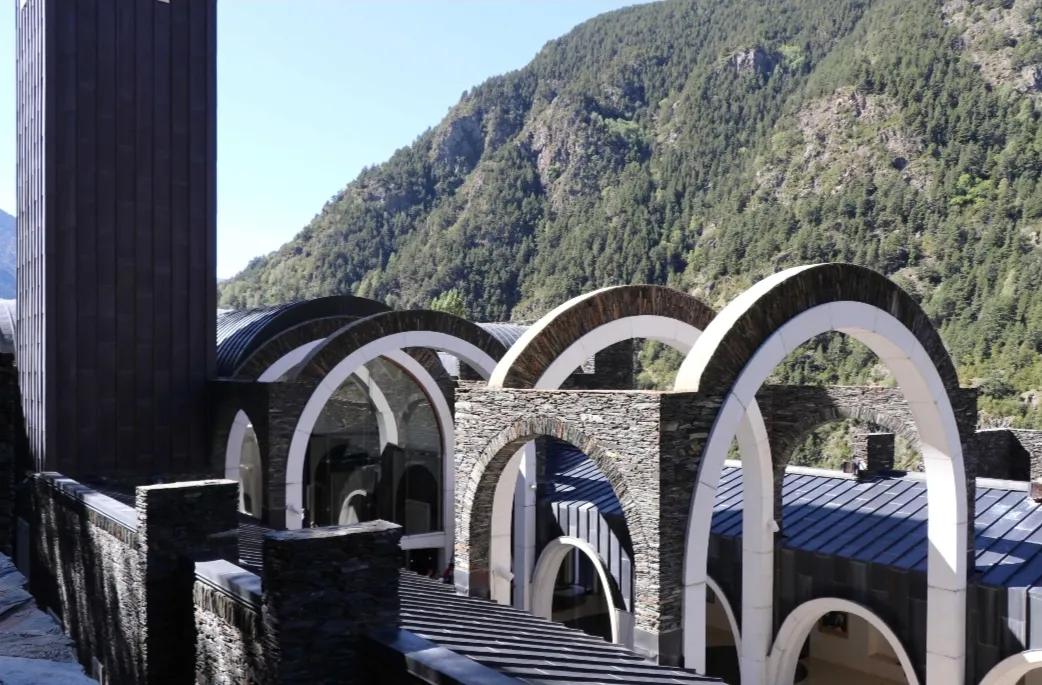 西班牙鬼才建筑师的梦幻世界,西班牙鬼才