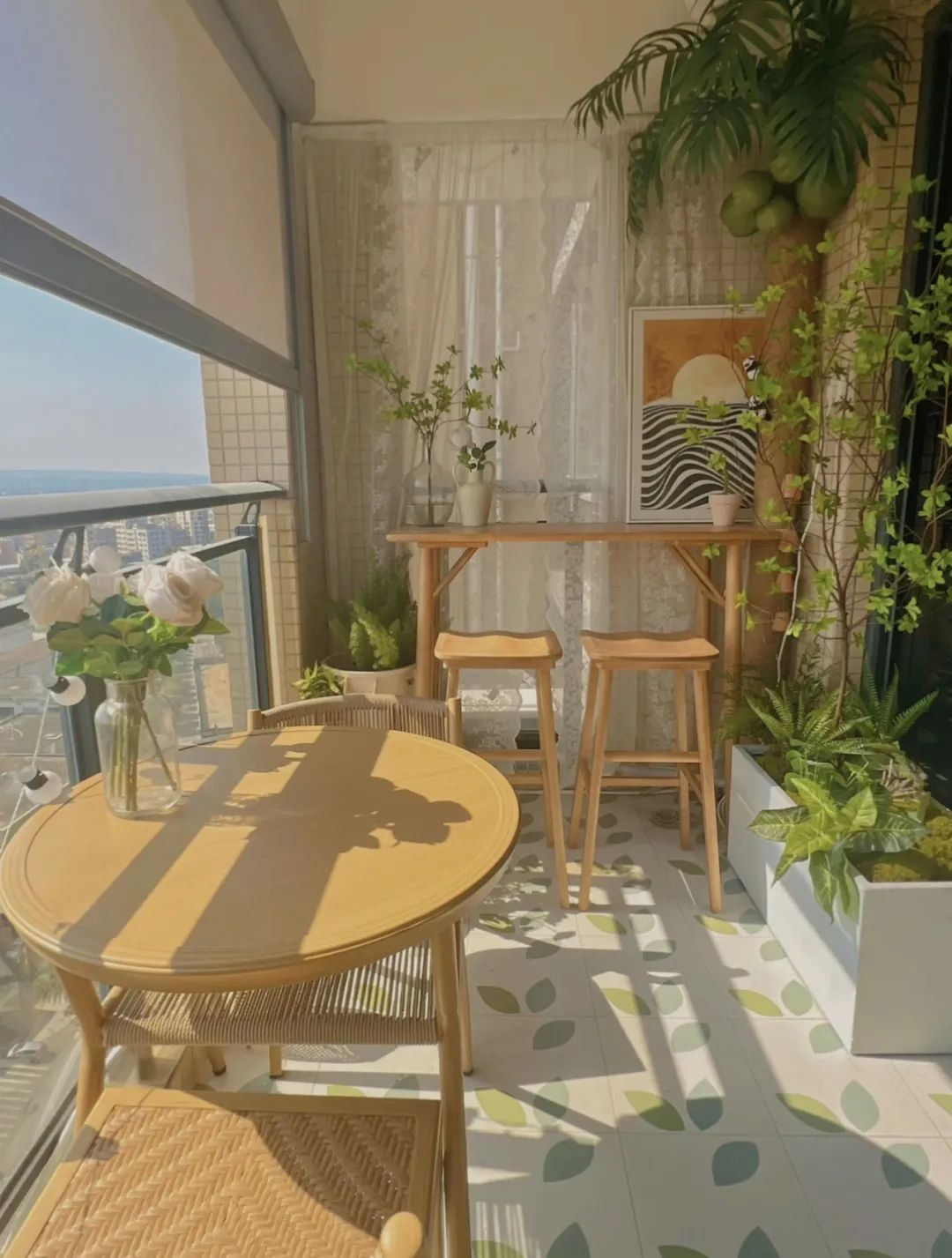 阳台砖与防腐木结合,阳台花园铺砖还是防腐木好