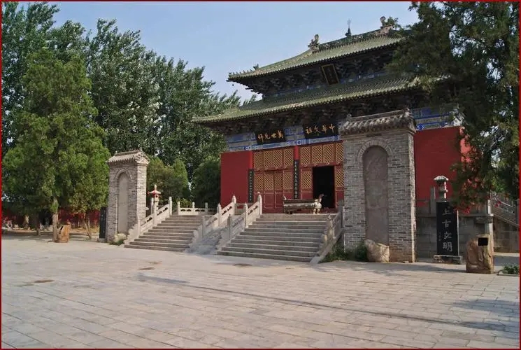 从古到今都没找到的名人墓,八十年代修铁路发现的大墓