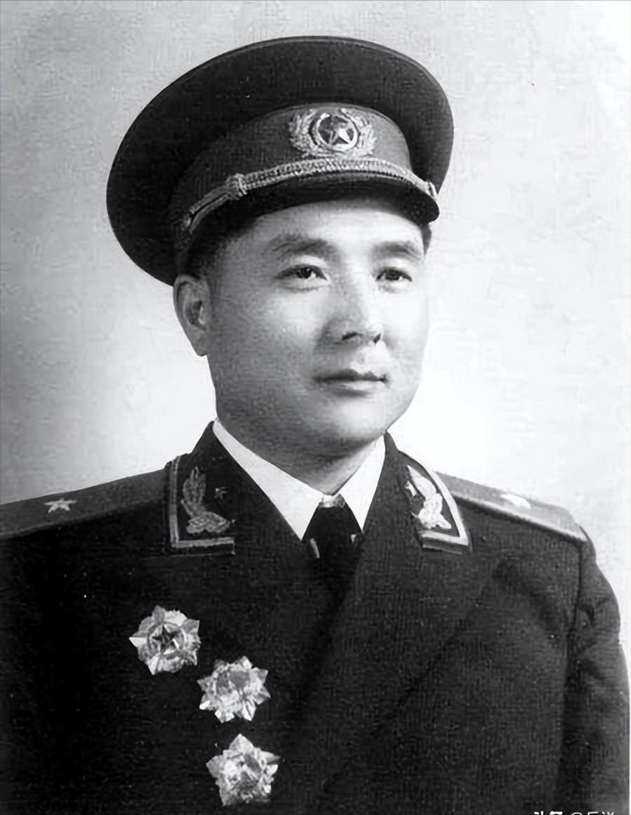 75年向守志突然接到一个电话：叶帅说了，明天去二炮上班当司令员