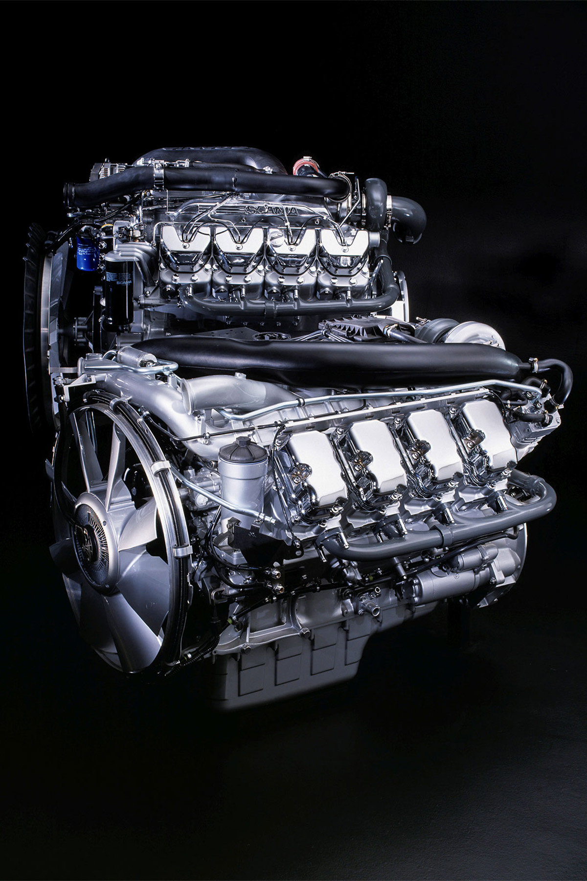 53周岁生日快乐！揭秘斯堪尼亚V8发展史，公路之王如何步步加冕？