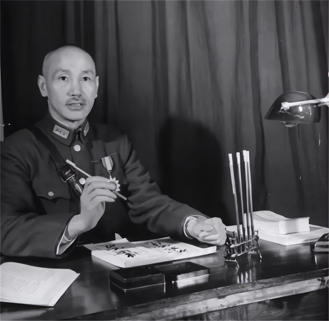 遵义会议上关键一票，直接改变中国命运，是谁把票投给了毛主席？