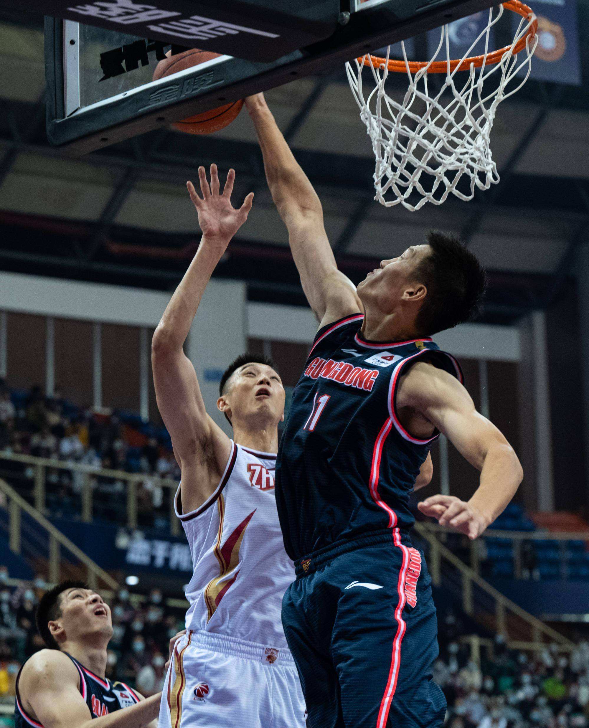 广东宏远杜锋现在怎么样了,广东宏远篮球俱乐部低谷