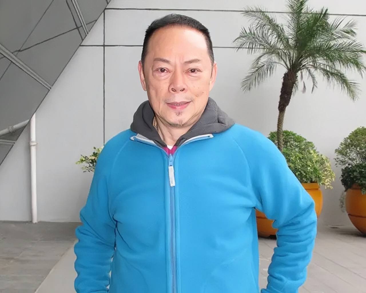 全港剧组停工！二十多位艺人感染，成龙、古天乐、刘德华带头抗疫