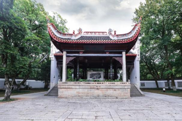 湖南这名大学生：成绩优异，获外交部定向培养，如今即将入职外交部！