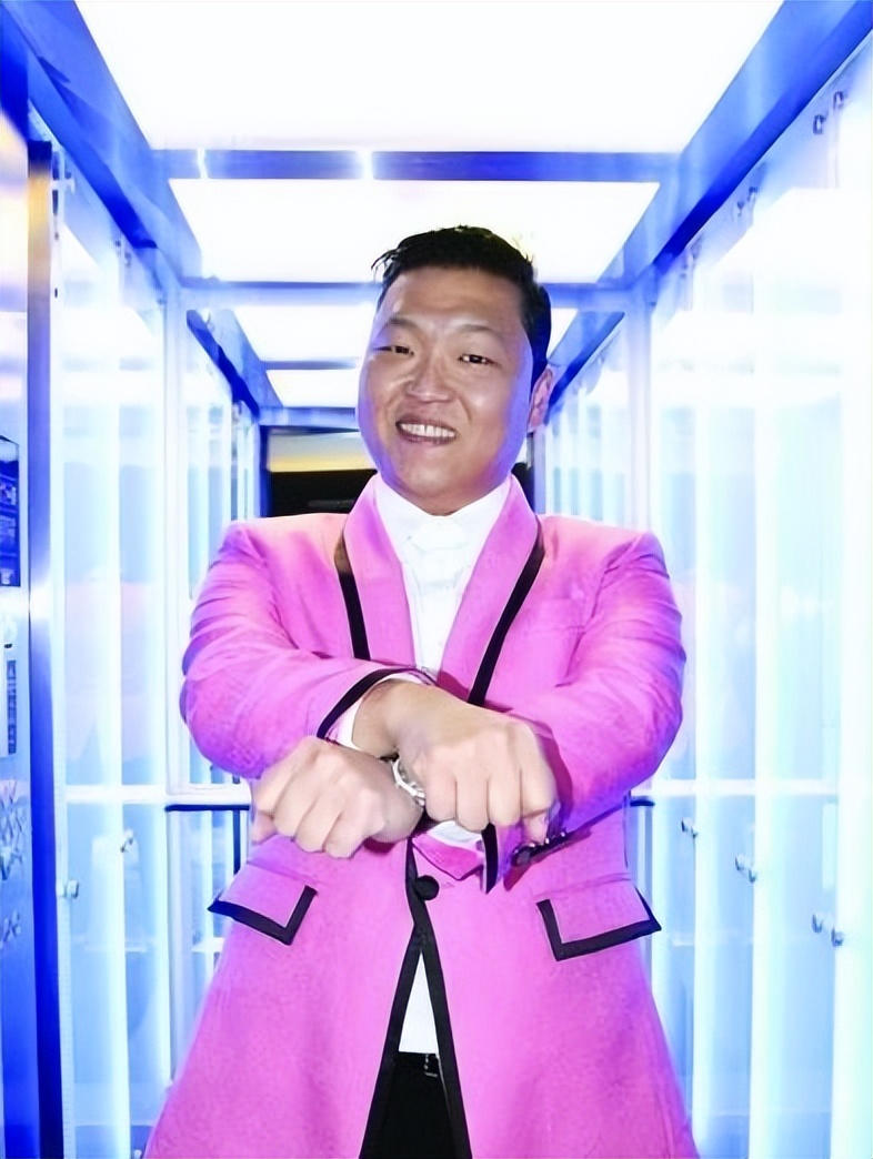 富不外露鸟叔：创造历史记录的骑马舞，却差点把他好友逼上西天？