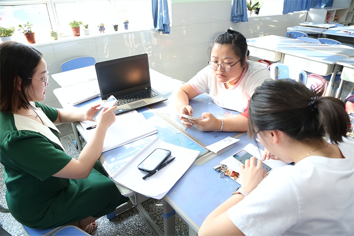 新入职老师感悟分享,对于教师入职指南的认识和体会