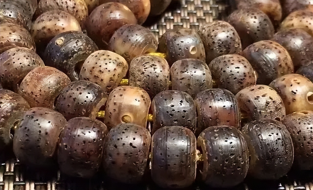 鸡油黄星月菩提盘到最后什么颜色,鸡油黄星月菩提盘出来的效果图