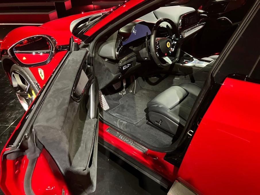 2023款法拉利prosangue高清图片,2024款法拉利purosangue灰色