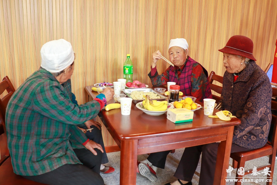 九九重阳节浓浓敬老情简介,九九重阳节，浓浓敬老情