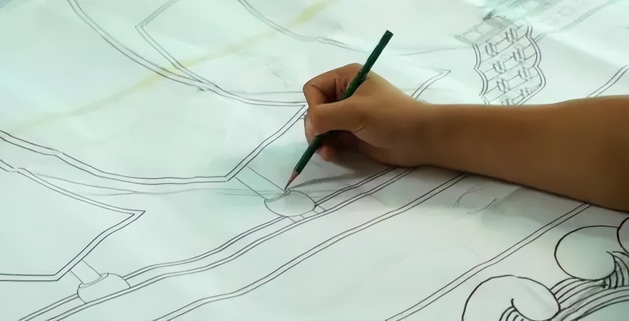 一件景泰蓝十件官窑器说明什么,景泰蓝和瓷器收藏价值