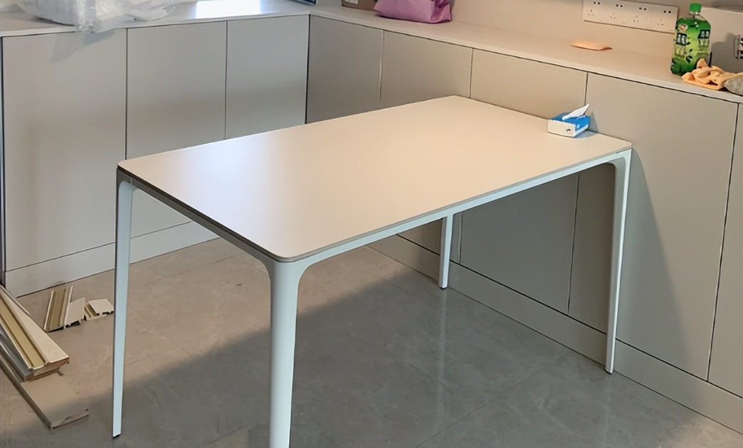 依诺和德利丰岩板哪个好,伊诺岩板和德利丰岩板