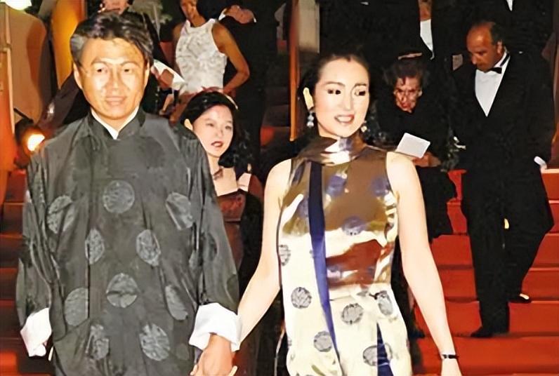 巩俐第几次陪同法国总统访华,巩俐随同法国总统访华视频