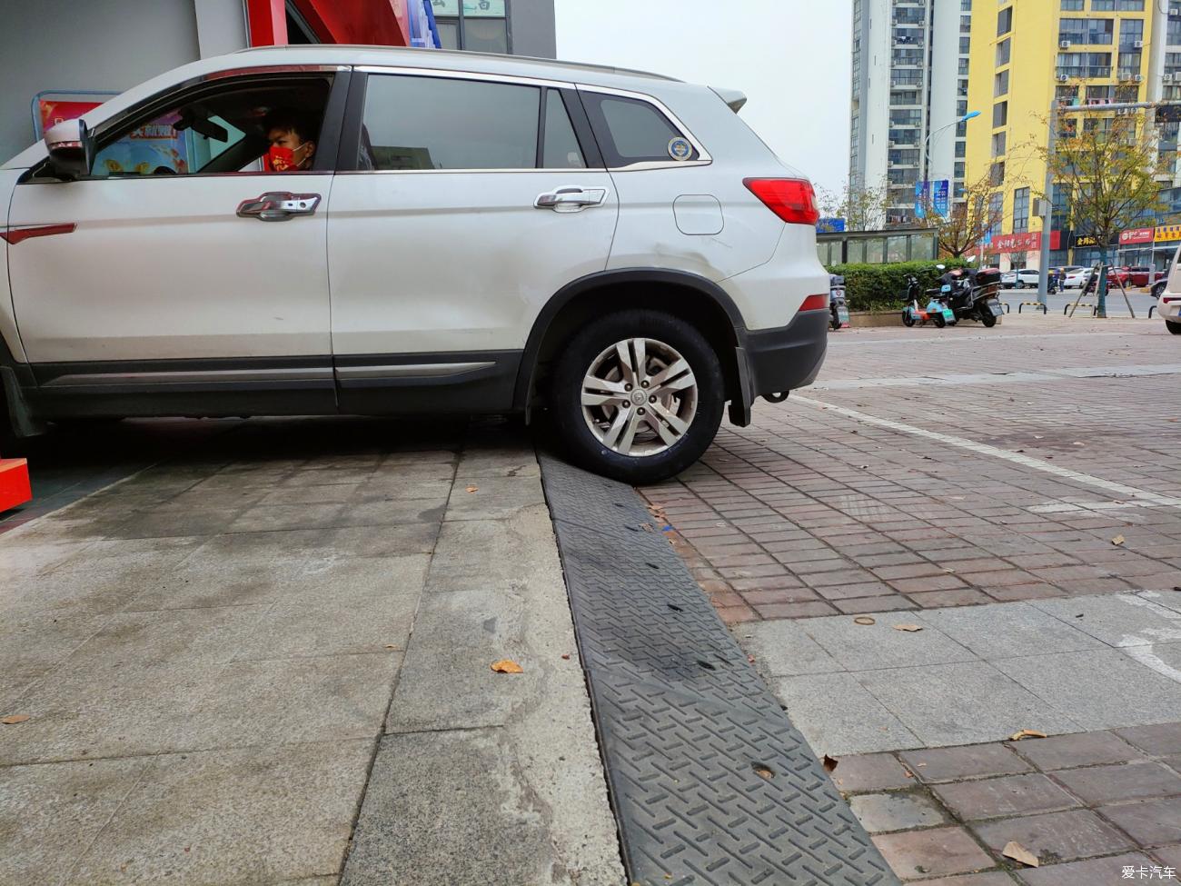 给老伙计换双新鞋,老伙计换新轮胎