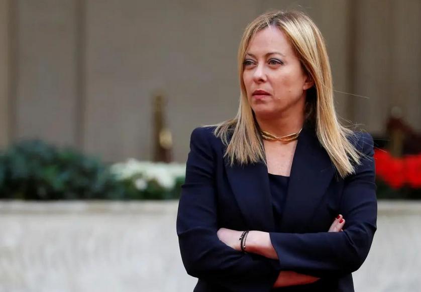 内讧了，法官员指责意大利总理“恶习难改”，意外长取消访法行程