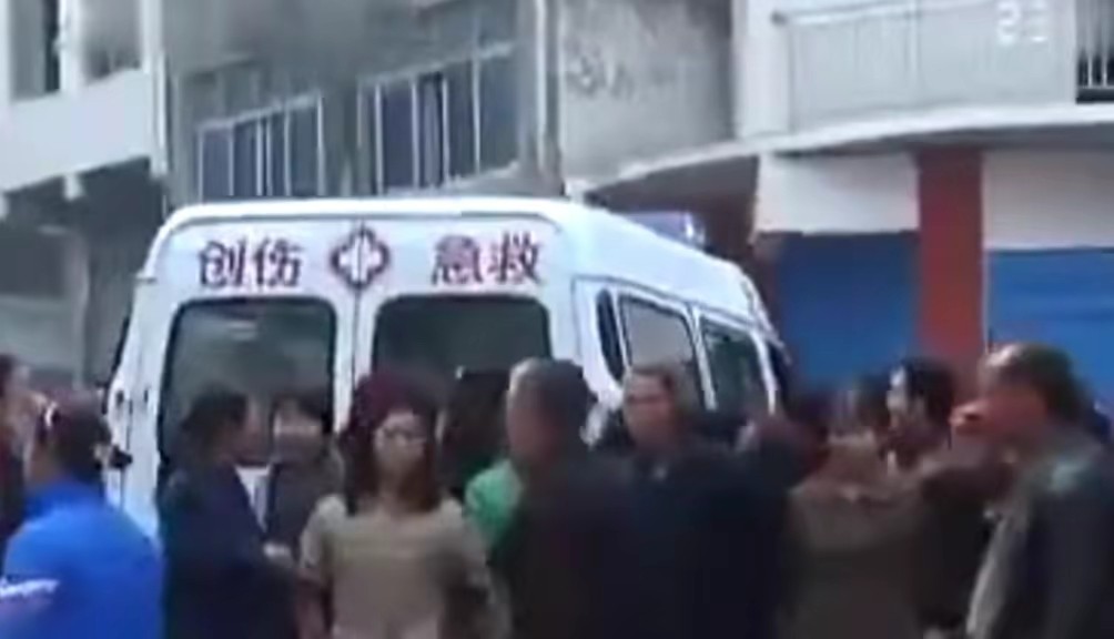 四川10岁怪病长蛆小女孩今年现状,少年患罕见怪病晚上死亡