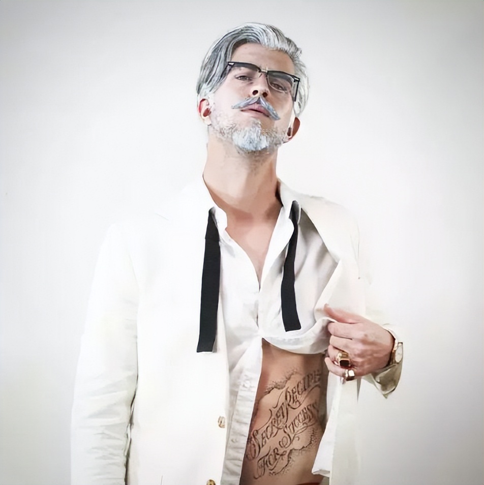 麦当劳制服对比肯德基,麦当劳靠什么完爆肯德基