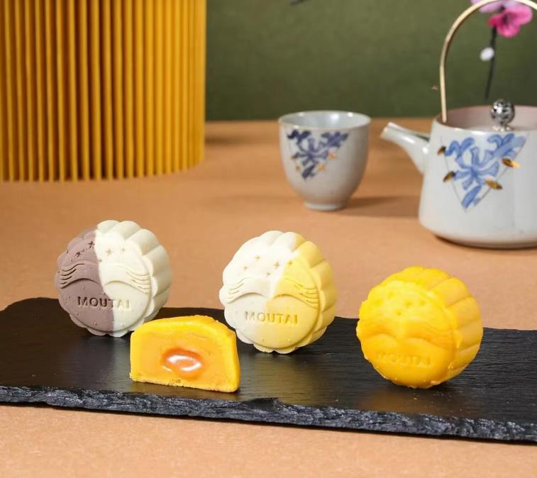 转手就赚500，10万盒被瞬间抢空！平价茅台月饼，让黄牛赚大了