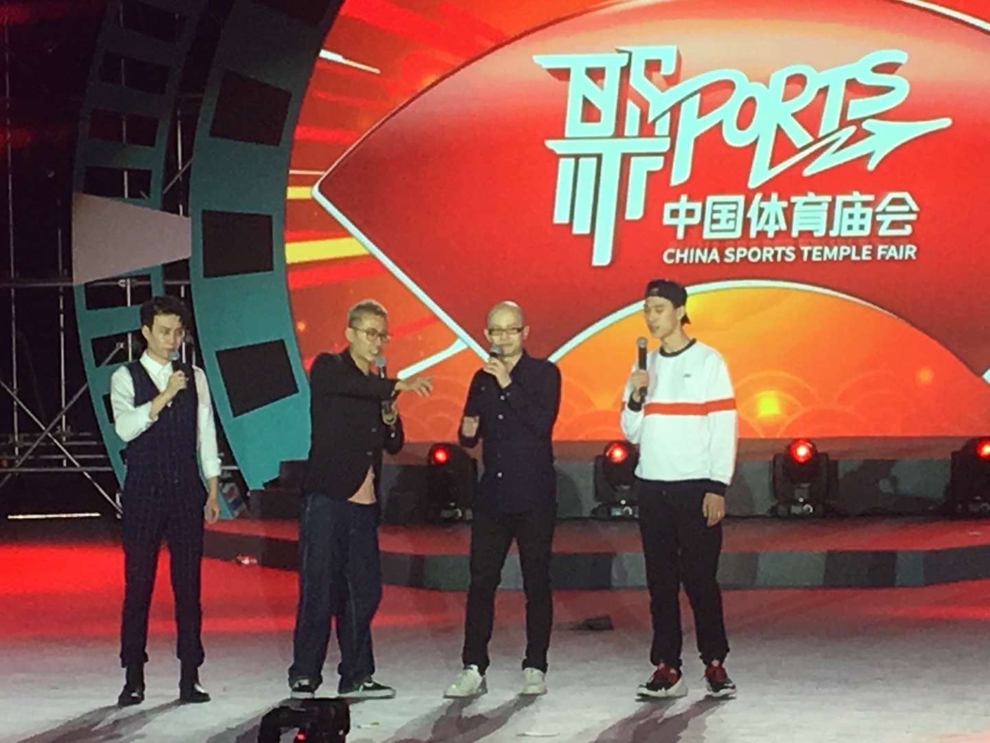 旅行五年没工作躺赚千万,旅行5年