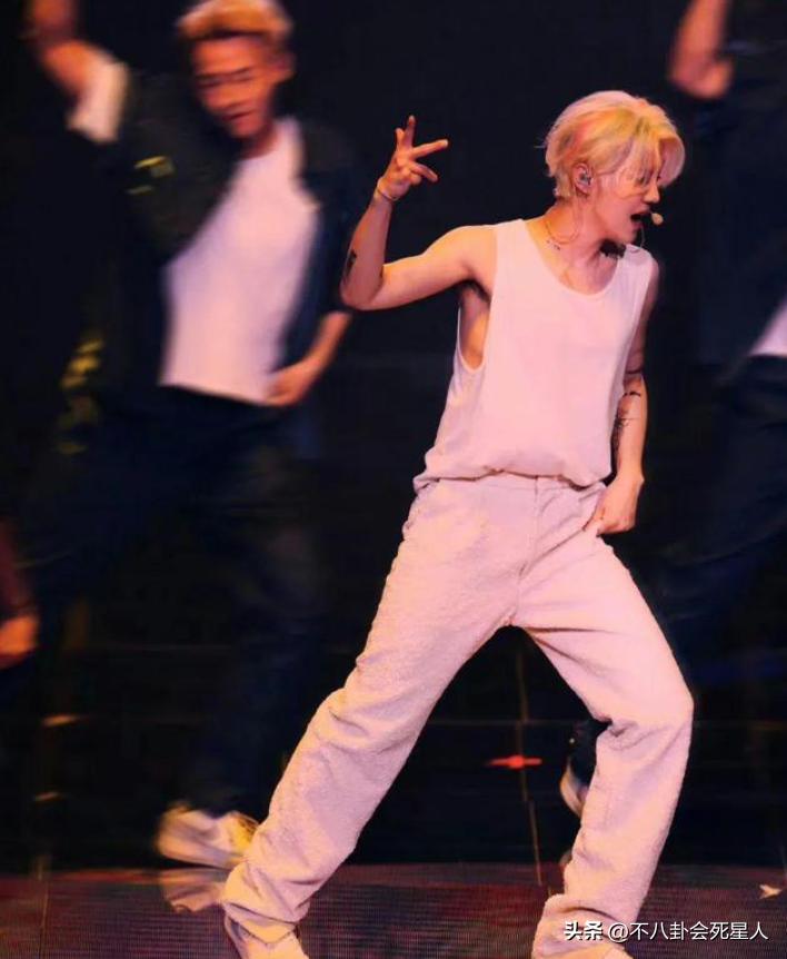 张韶涵现场完整版汪峰评价,张韶涵演唱会上座率合肥