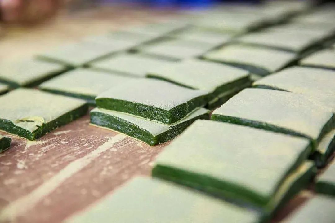 鸣鹤千年古镇图片,鸣鹤古镇的白墙黛瓦