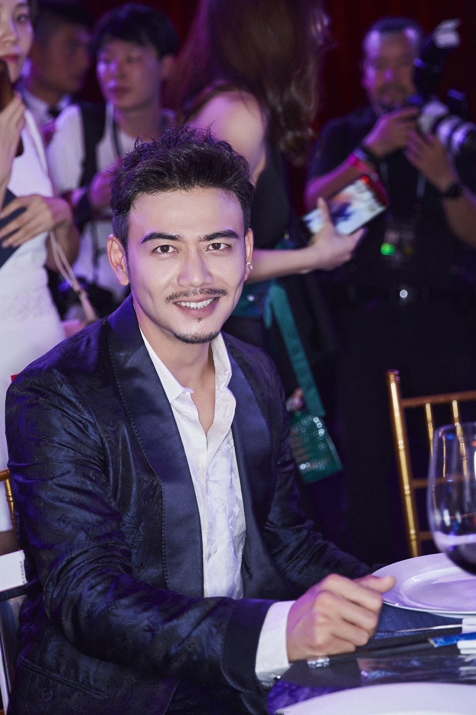 杨烁自毁前程,杨烁如今怎样了