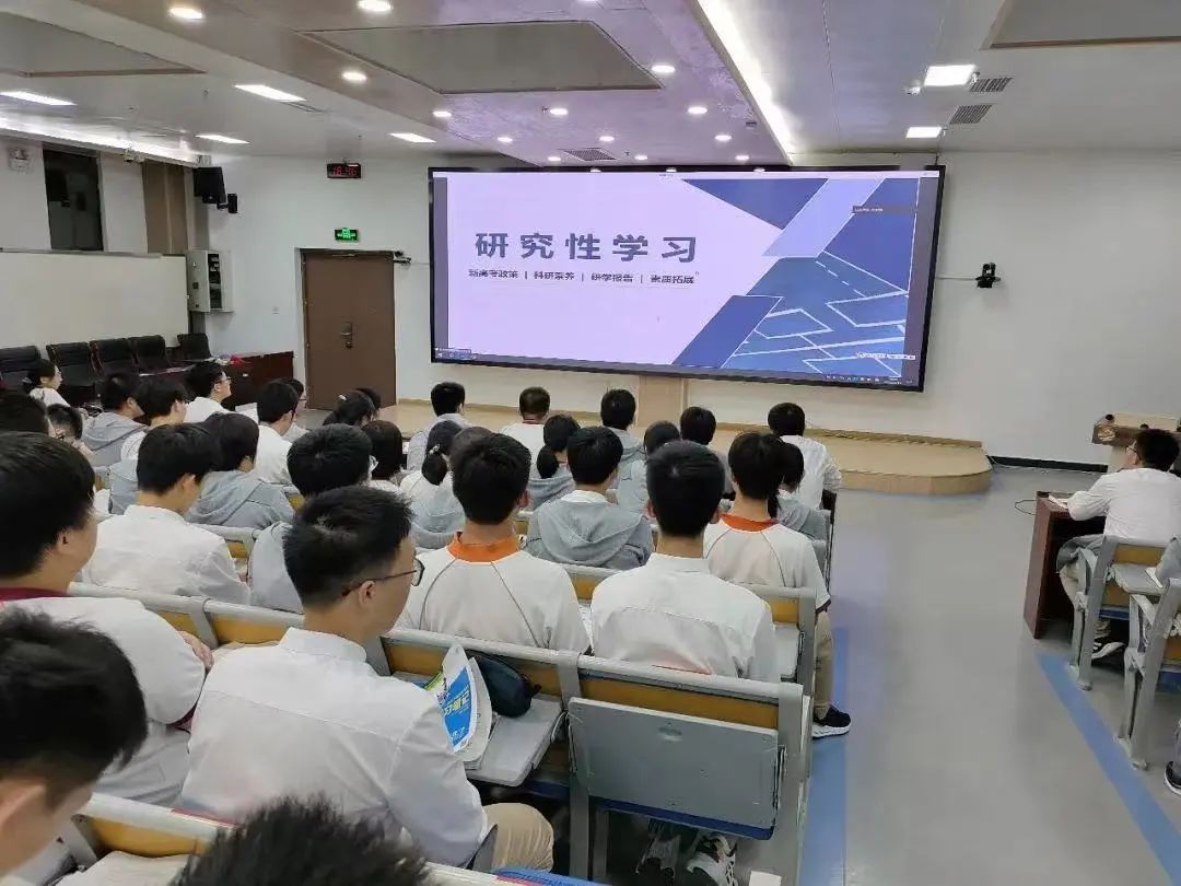 南京燕子矶中学喜报2023,南京市燕子矶中学2020