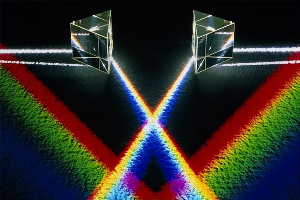 色彩的感性效果包括色彩的性格,色彩的魅力和艺术