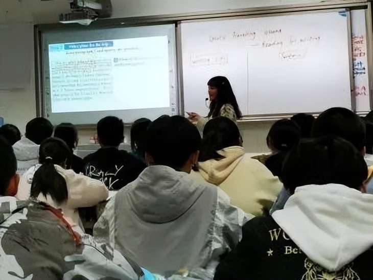 万州三中江南校区最近视频,万州第三中学江南校区