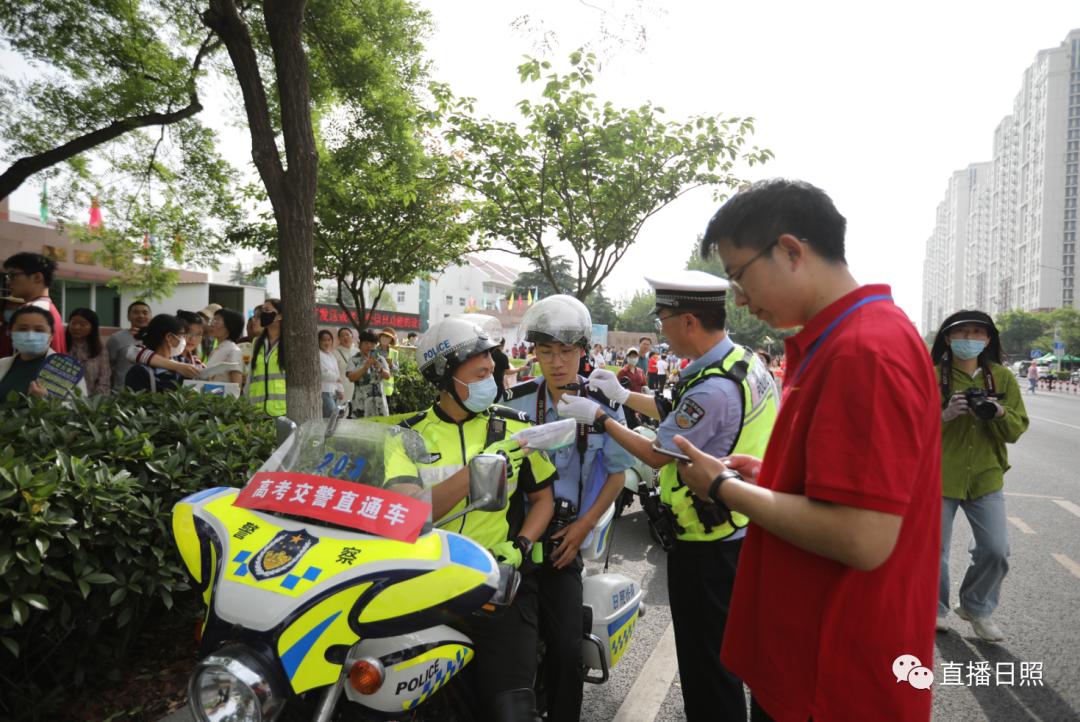 直击2023高考现场暖人瞬间,直击2023高考场外实拍视频