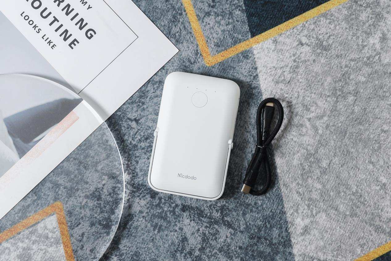 摊牌了，是冲着苹果来的，麦多多磁吸充电宝这颗果熟了：白菜价？