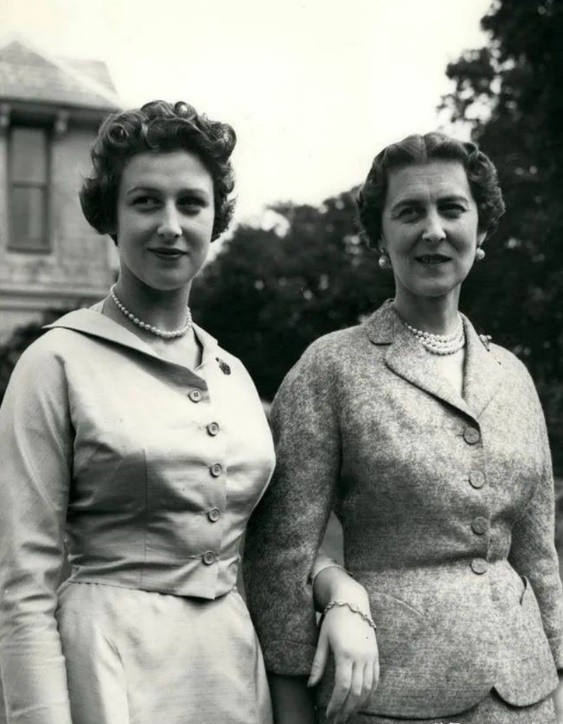 菲利普亲王与蓝血公主啥关系,伊丽莎白二世女王的堂妹