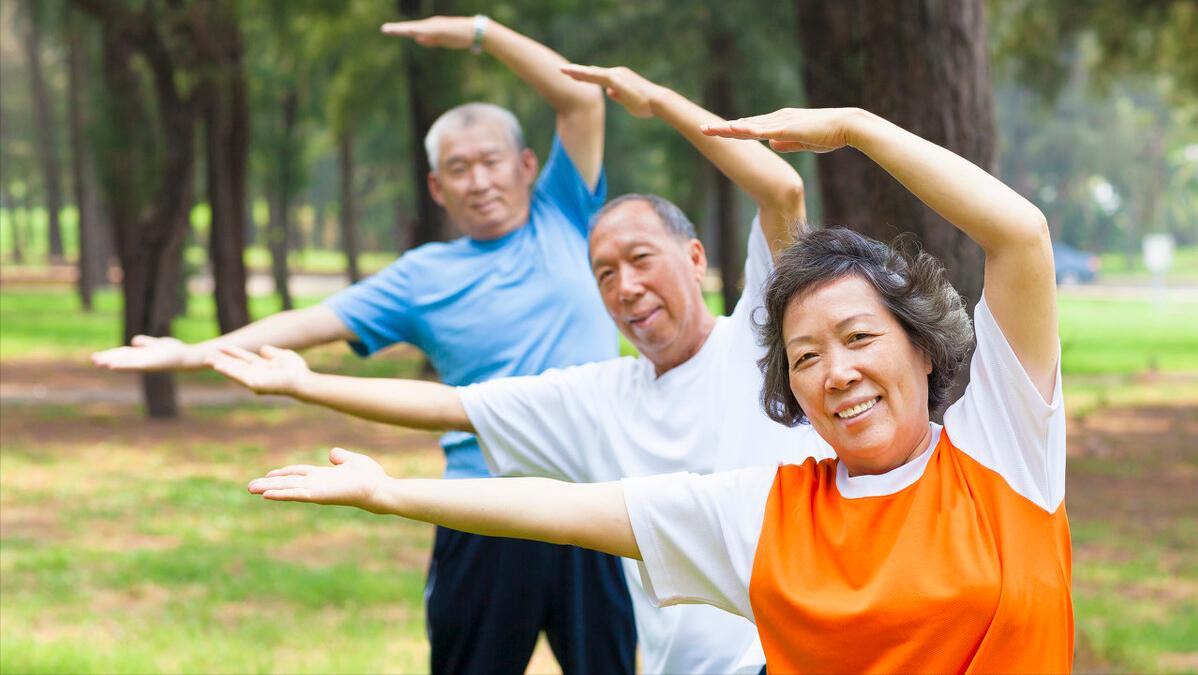 那些每天都走1万到2万步的人，最后都怎样了？医生：或有3种后果