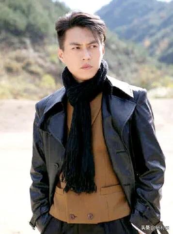 纵有疾风起人生不言弃靳东同款,纵有疾风起靳东的感触