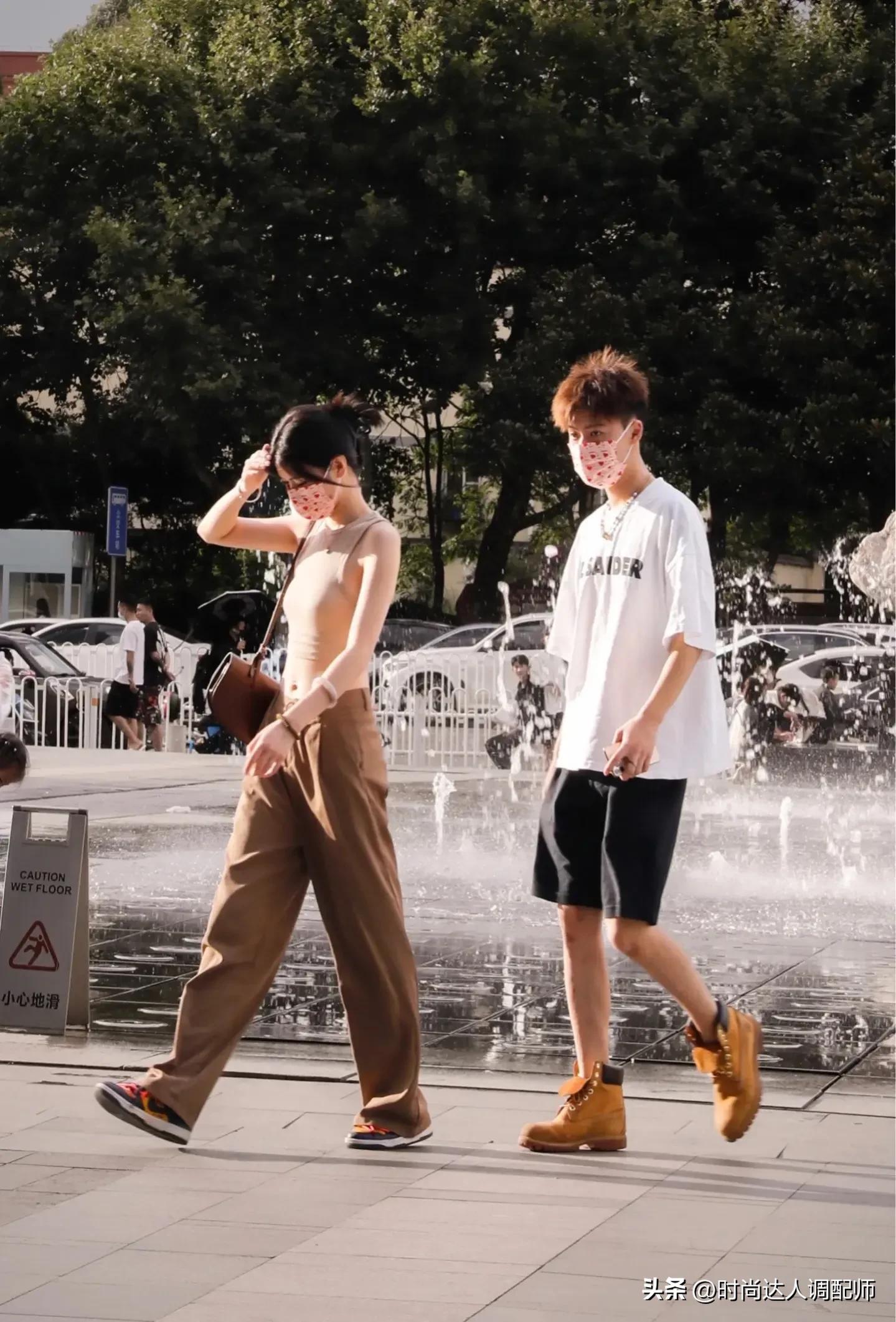 男士黑裤子搭配啥鞋子好看,男生穿黑色鞋搭配什么裤子好看