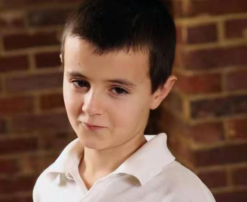 英国13岁男孩当爸现在怎么样,13岁当爹的英国少年近况