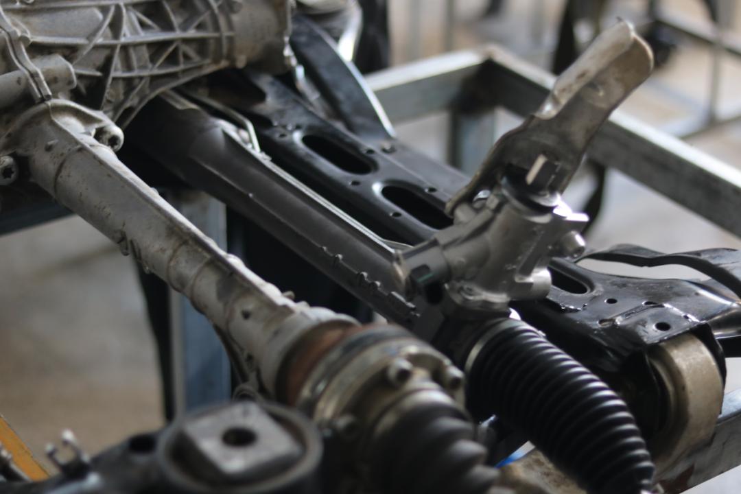 奥迪q7报废厂,老款奥迪q7出车祸