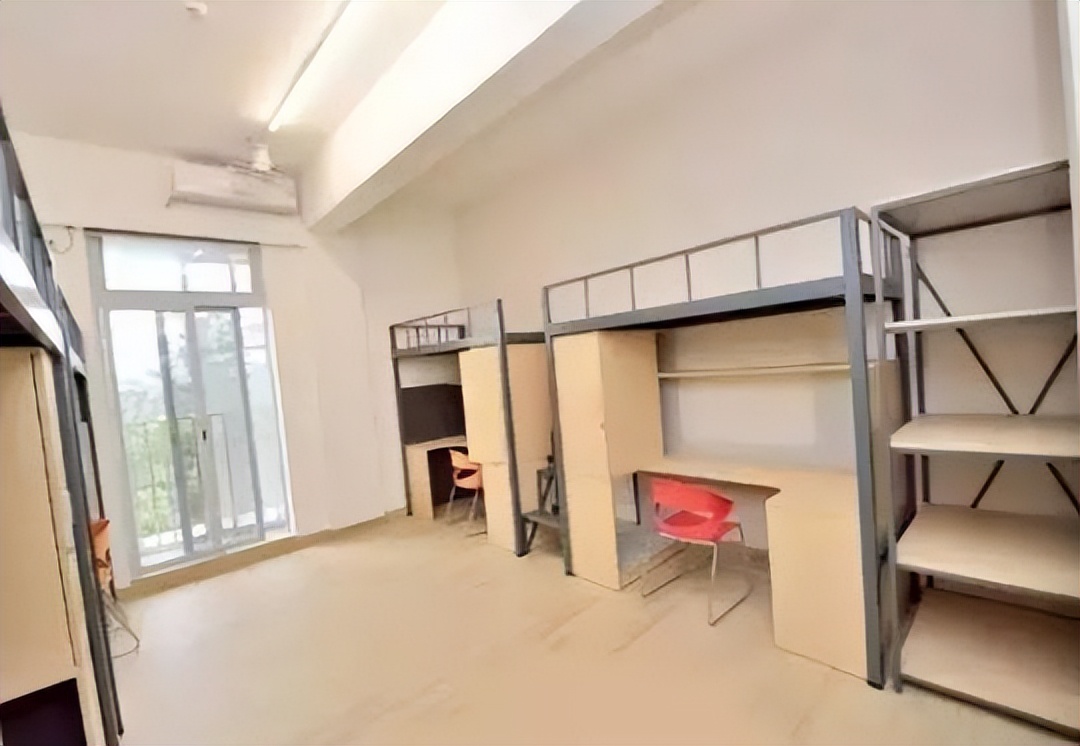 大学宿舍情况盘点，2022准大学生必看！甚至有海景房双人间