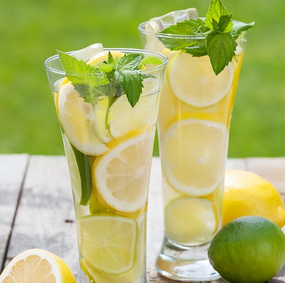 柠檬泡水喝的两大禁忌,柠檬泡水喝的禁忌和副作用