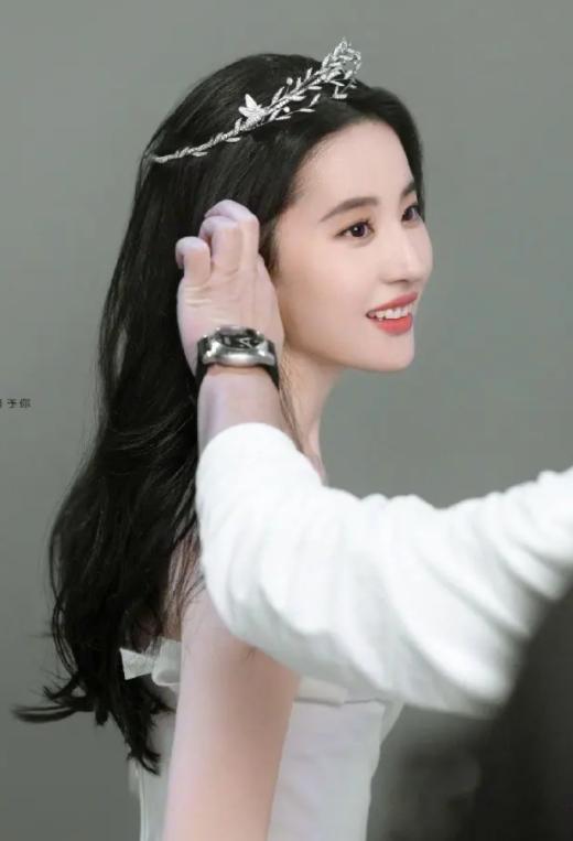 从五官怎么看出女人富贵相,女人五官富贵的表现