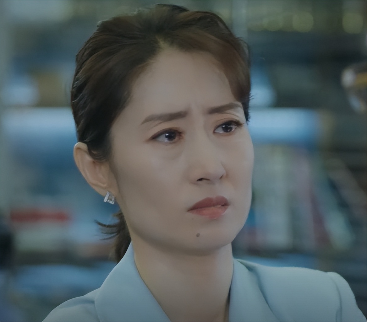 一集翻车，两集接吻，这剧的工业糖精真的不甜