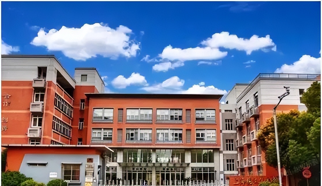 上海三梯队的学校是不是好学校,上海市最好的六所高中