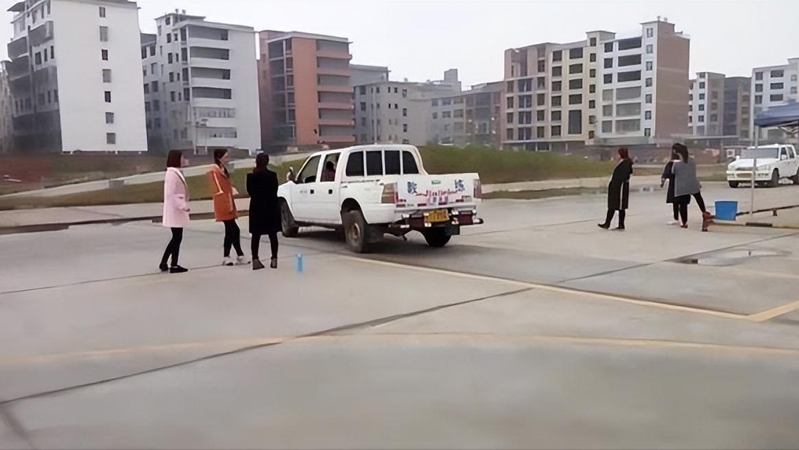 科目二模拟考试150元,科目二模拟考试考了100分